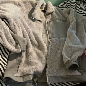 Mountain, hardware fleece jacket used but in good condition xl